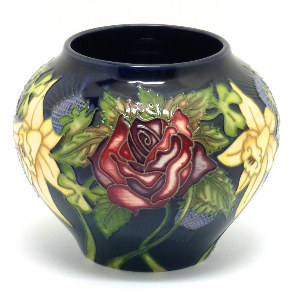 Moorcroft Diamond Jubilee Vase Queen Elizabeth II 402/4 (NB)