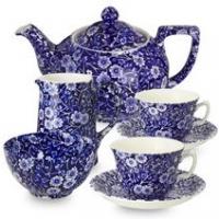 <p><span>Burleigh's ever-popular calico collection has been produced continuously in their Stoke-on-Trent factory for over 40 years. Although unique, this famous pattern was derived from early Victorian designs which in turn had roots in Chinese porcelain; the deep cobalt blue print representing fallen prunus blossom onto cracked ice.</span></p>
<p><span>Burleigh specialise in underglaze transfer printing - a very labour intensive decorating method which has been used for more than 200 years. Burleigh are the last English pottery company that still continues this traditional and highly skilled hand decorating process.</span></p>
