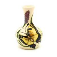 <span><strong><span>Discontinued and rare, retired Moorcroft Pottery items.</span>&nbsp;</strong></span><br /><br /><span>All of the ranges we stock are first quality. We also check every item on arrival into our stock before we offer it for sale.<br /><br /><strong>Official UK Stockist</strong><br /></span>
