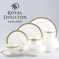 <span>Royal Doulton Clarendon (H4993) was produced from 1967 to 2001. The gold trim on this pattern means it is not safe for use in the microwave.&nbsp;<br /><br />Made in England</span>