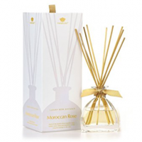 Featuring elegantly shaped bottles finished with a lavish gold ribbon, each Reed Diffuser is fille dwith 200ml of long-lasting fragrance liquid and beautifully presented in an opulent gift box. The entire Reed Diffuser range is alcohol free and includes natural floral and fruit oils.<br /><br />Hand-picking our favourite Signature Scents from our expansive range of fragrance oils, we have carefully selected unique frangrances to be enjoyed throughout the seasons.