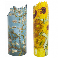 Beswick have joined with Parastone, a long established Dutch art company, to produce this range of quality ceramic vases. The collection consists of seven Silhouette d'art movseion Vases, including Van Gogh Sunflowers, Van Gogh Irises, Klimt Three Ages Of Women, Klimt The Kiss, Monet Water Lilies, Hokusai Lilies and Hokusai Birds and Flowers.