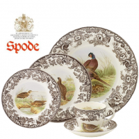 The Woodland collection by Spode is a handsome range of tableware and cookware featuring a pretty border surrounding a detailed illustration of a woodland animal.<br /><br />Made in England<br /><br />All our stock is new from the supplier, Spode.&nbsp;<br /><br /><strong>Offical UK Stockist</strong>