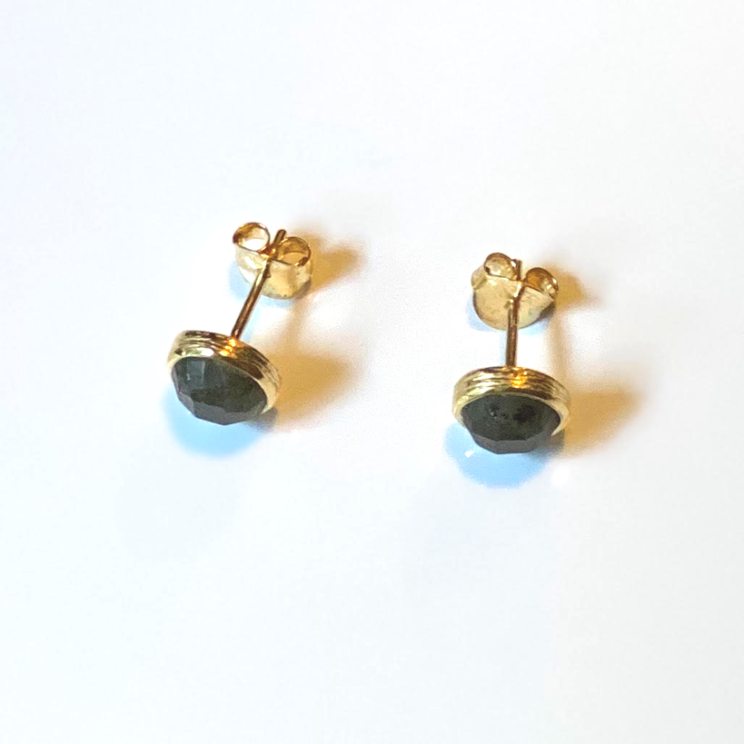 PP35B Gold Diddy Checker Cut Stud Earrings with Labradorite