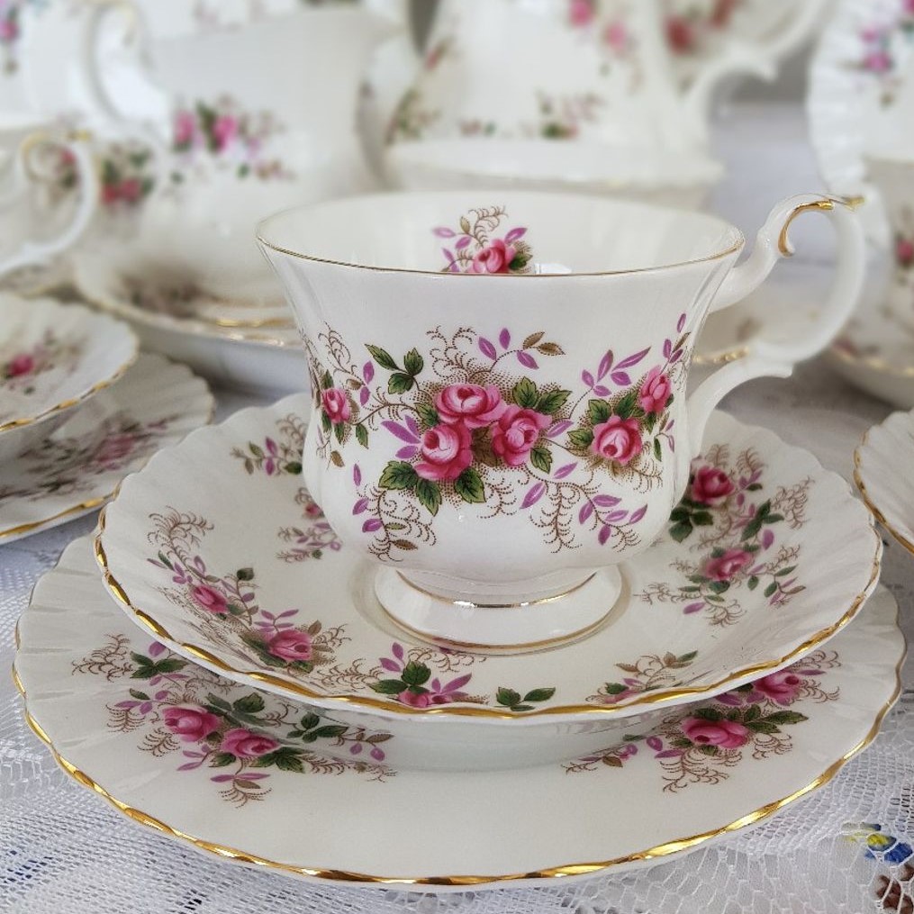 Royal clearance albert rose