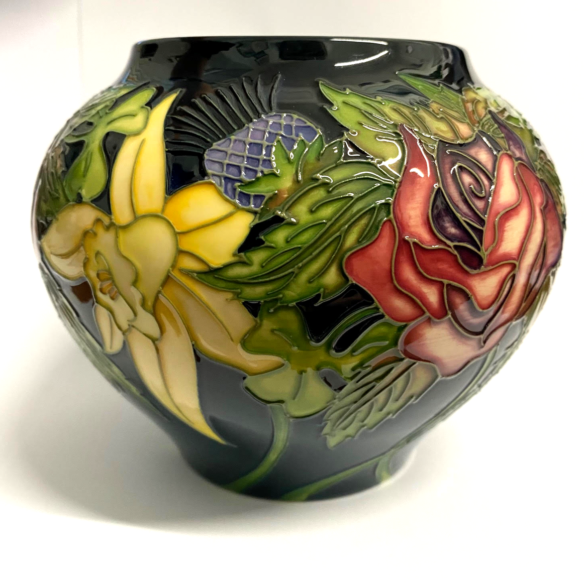 Moorcroft Diamond Jubilee Vase Queen Elizabeth II 402/4 (NE)