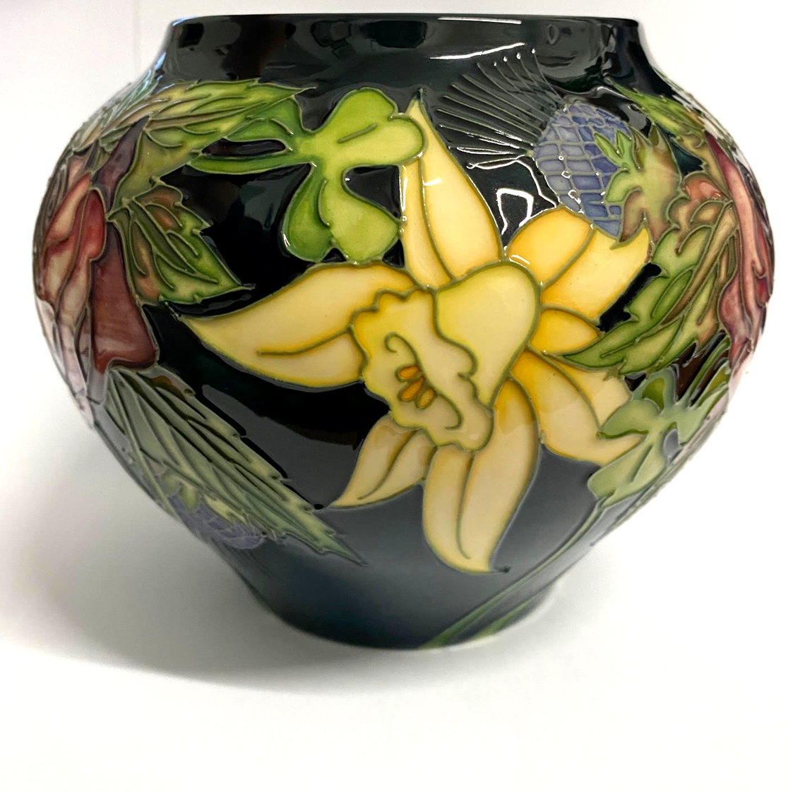 Moorcroft Diamond Jubilee Vase Queen Elizabeth II 402/4 (NE)
