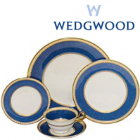 <span>The Chinese technique of applying colour in powder form by blowing it through a silk screen at the bottom of a bamboo tube on to a surface prepared by a light application of oil was imitated in England by first laying a ground of solid colour and then stippling it with a fine-grained sponge. Wedgwoood continues to use this technique to produce 'powder' colours for the bone-china tableware Ulander.&nbsp;</span><br /><br />Made in England.