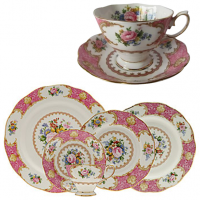 <span>All our stock is new from the supplier, Royal Albert.&nbsp;</span><br /><br /><span>*This is a discontinued range so only available while stock lasts.*</span><br /><br /><strong>Offical UK Stockist</strong>