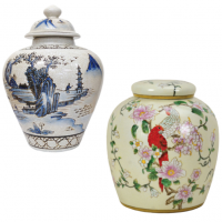 <p>Quality Oriental Vases and Storage Jars.</p>
<p>Specialists in porcelain lamps and tableware, Mandarin Arts have over thirty years experience in bringing traditionally styled, lovingly made products to the European home. Our&nbsp;passion for oriental art results in a diverse range&nbsp;where&nbsp;classic&nbsp;historical style&nbsp;mixes seamlessly with the&nbsp;vibrant colours of contemporary style.</p>