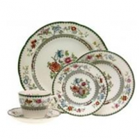 <span><strong>Now Discontinued. These items are available from the stock we have left.</strong></span><br /><span>Art Deco Copeland&nbsp;Spode&nbsp;Pottery -&nbsp;Chinese Rose pattern was one of the most popular of Spode's colourful patterns on earthenware in the 20th century. Millions of pieces must have been made and there were several variations to the pattern each given its own unique pattern number in the Spode pattern books now in the Stoke-on-Trent City Archives.&nbsp;This range is no longer made.</span>