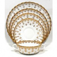 <span><strong><span>This is a discontinued pattern. Last items available from our stock.</span></strong></span><br /><span>The&nbsp;</span><span>Spode&nbsp;interpretation with this pattern holds a clear reverence for the design, beautifully displayed in strong&nbsp;gold&nbsp;over a calm white background. This range is a discontinued pattern.</span>
